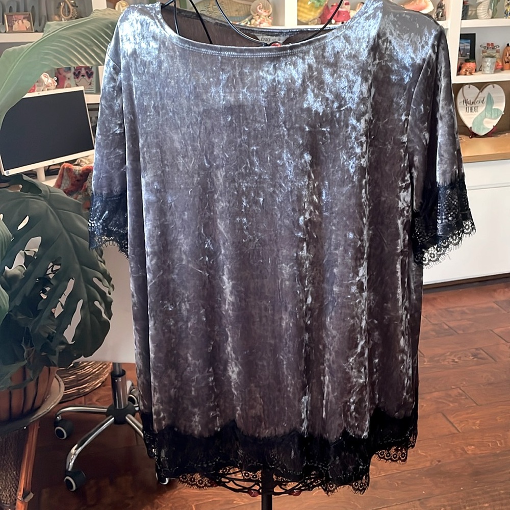 Elegant Gray Velvet Women's Top with Lace Trim